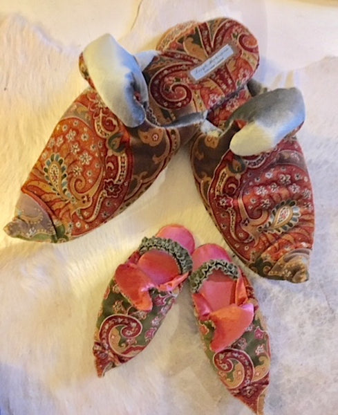 Baby and toddler paisley velvet shoes/slippers